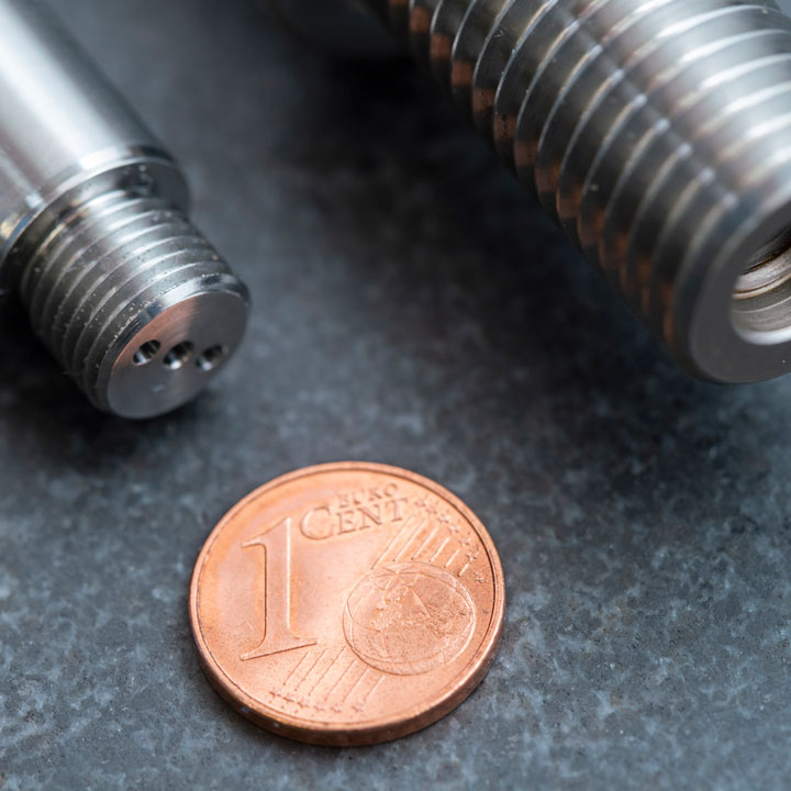 Produktübersicht mit verschiedenen geschliffenen Metallkörpern