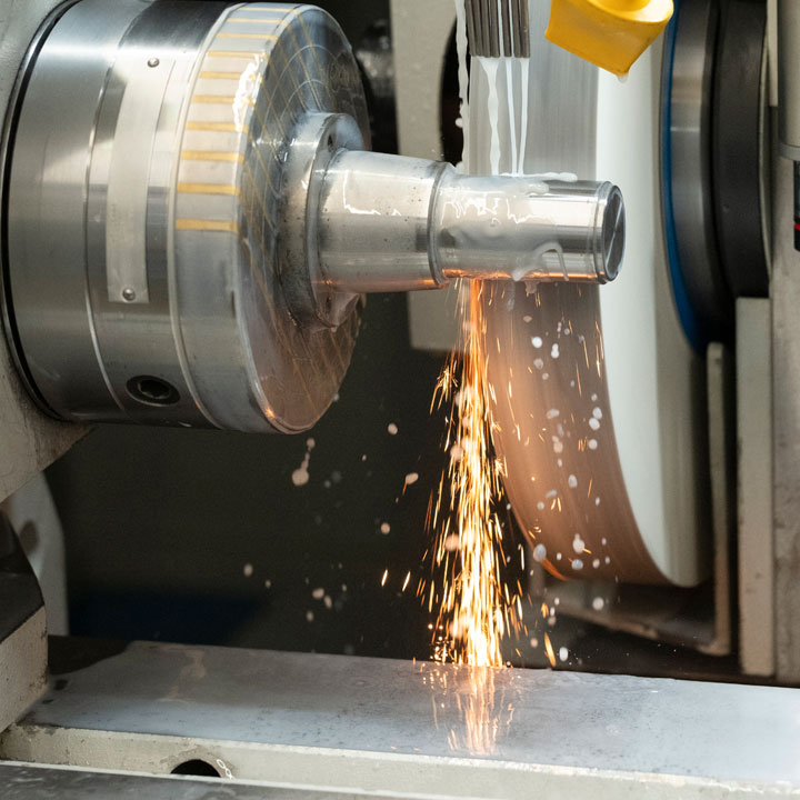 Produktübersicht mit verschiedenen geschliffenen Metallkörpern